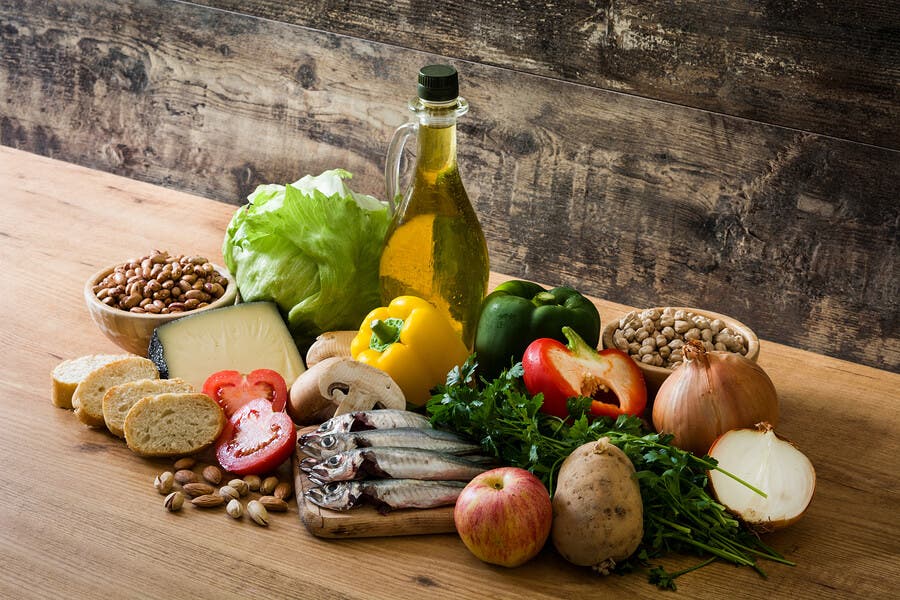 ¿Cuáles son las características de la dieta mediterránea para la salud intestinal?