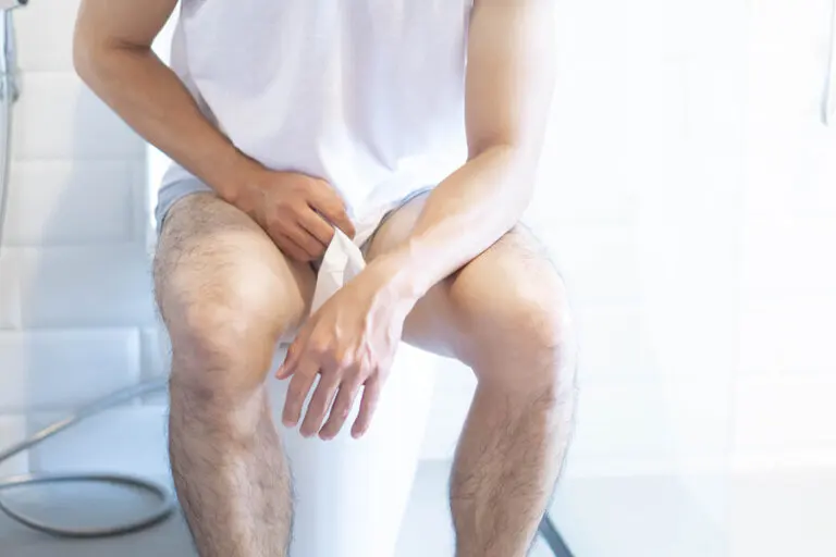 El color y la forma de las heces hablan sobre tu salud