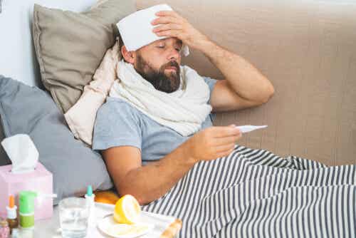 ¿Por qué aumenta la temperatura corporal durante la fiebre?