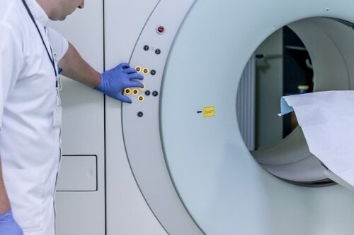 Terapia magnética para la esclerosis múltiple: ¿qué dicen las evidencias?