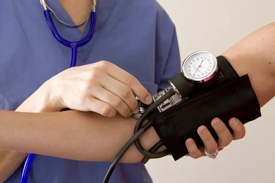 ¿Qué sucede en el cuerpo hipertenso?