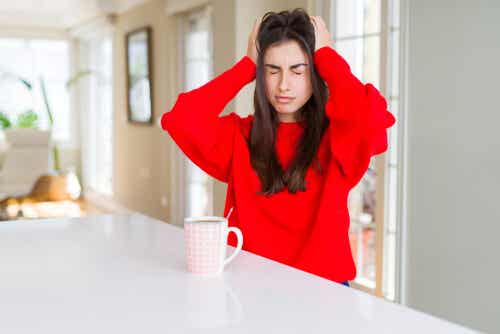 ¿La cafeína pueden desencadenar migrañas?