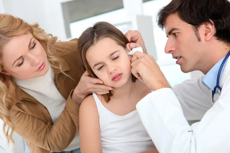 ¿Cómo eliminar la mucosidad de los oídos?