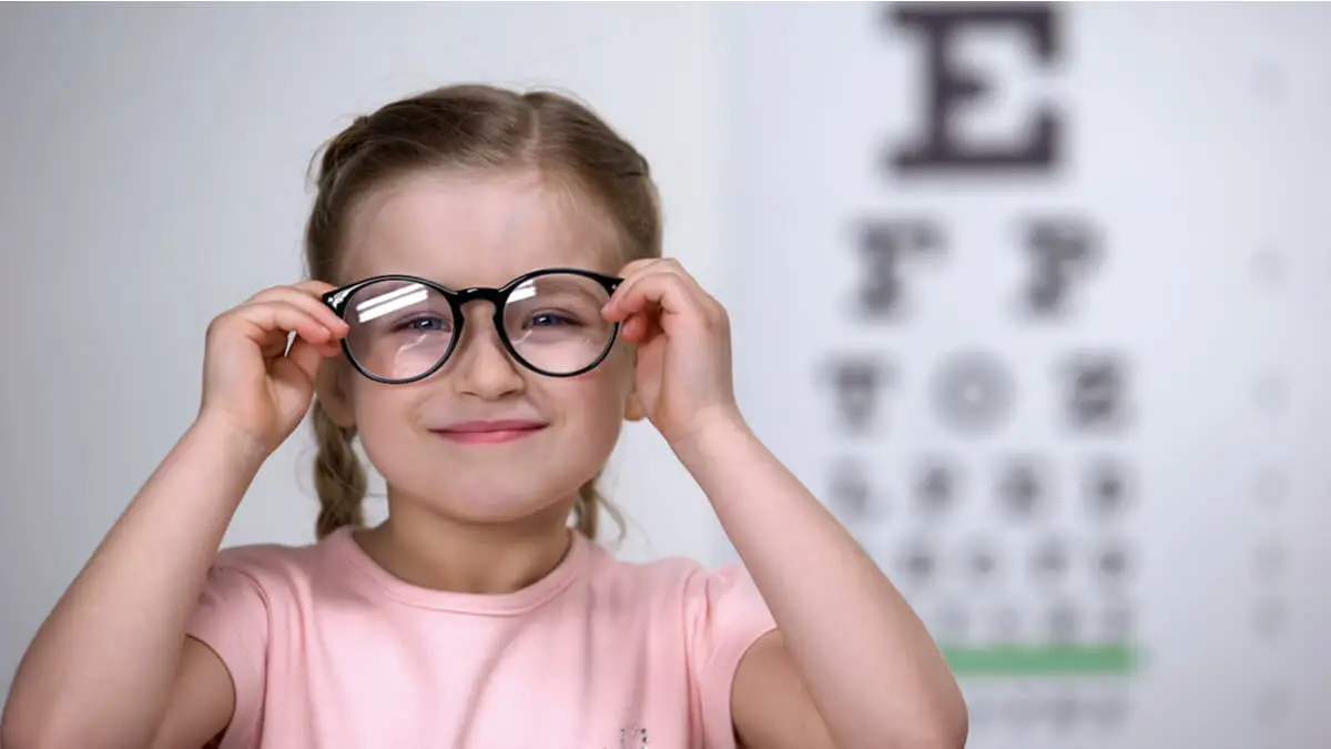 Lentes en una niña.