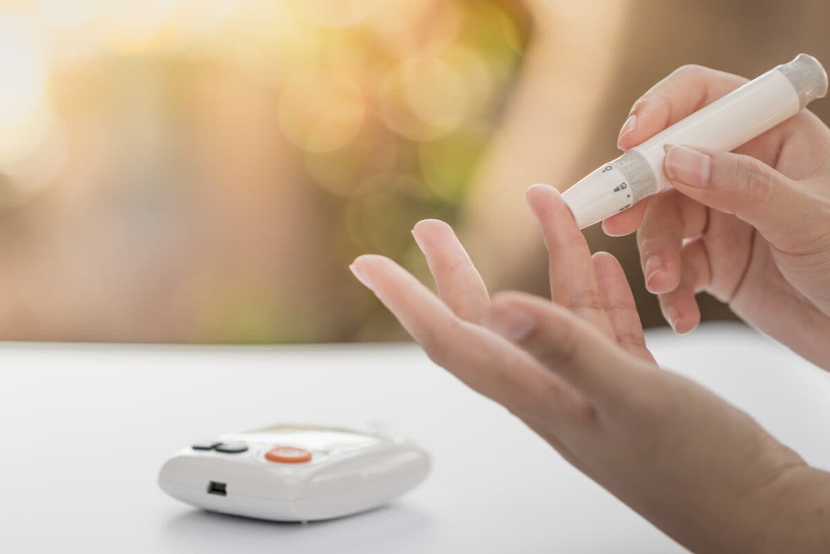 Paciente medición glucemia
