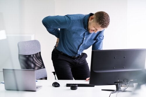 Lumbalgia en el trabajo: 5 consejos para evitarla
