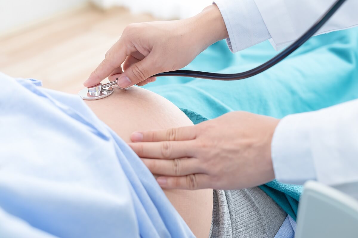 El embarazo aumenta el riesgo de flebitis.