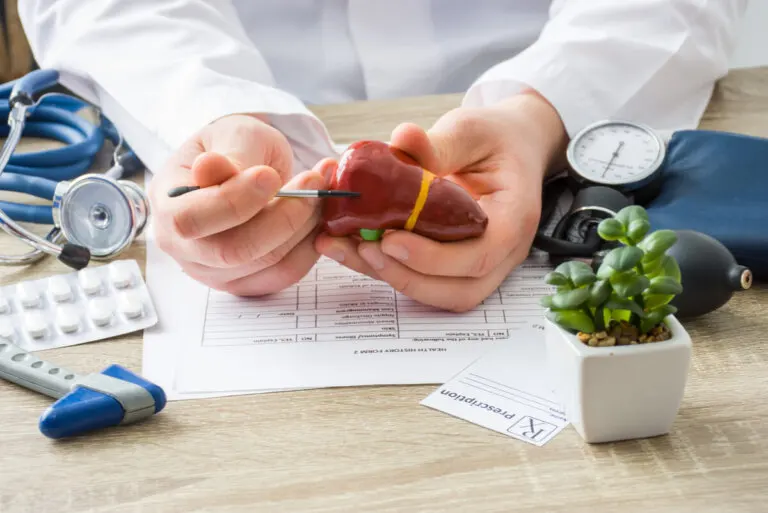 ¿Qué alimentos debe comer una persona con cirrosis?