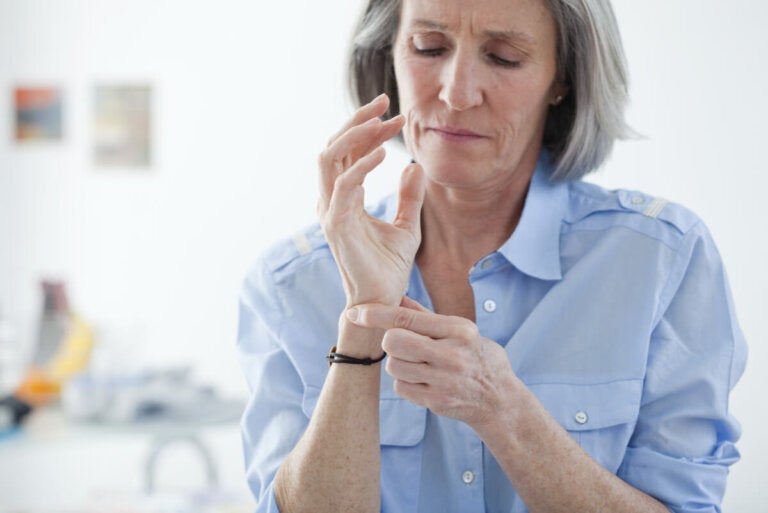 ¿Cuáles son los primeros síntomas del reumatismo?
