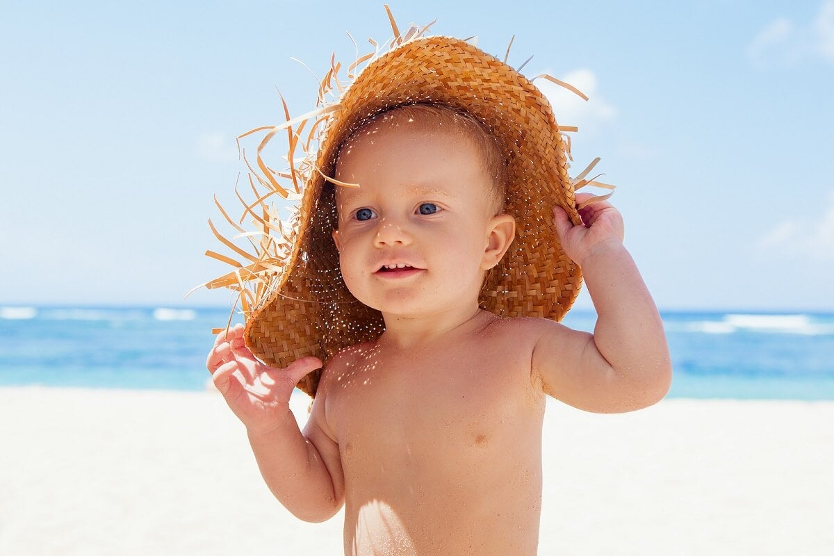 Consejos para el cuidado de la piel de bebés y niños en verano
