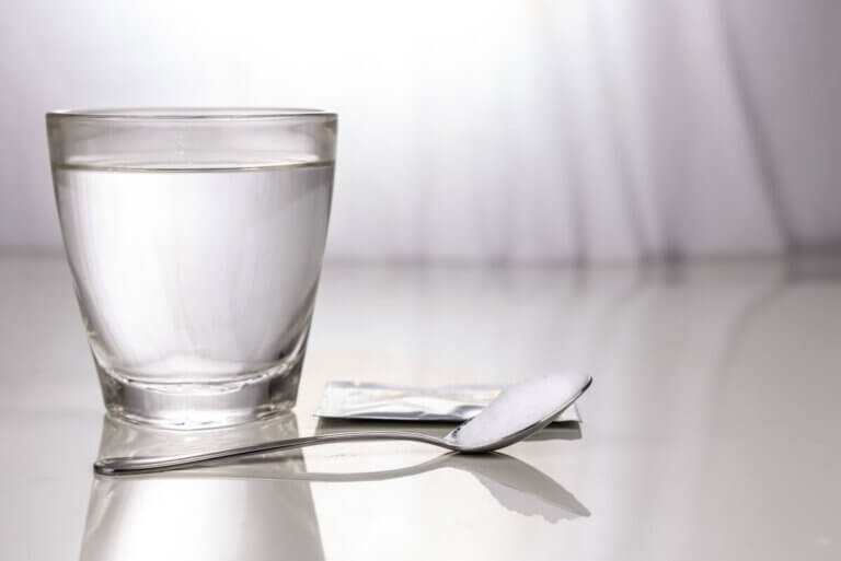 Cómo preparar un suero oral casero