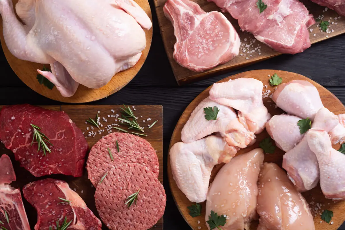 Carnes crudas que aportan hierro.