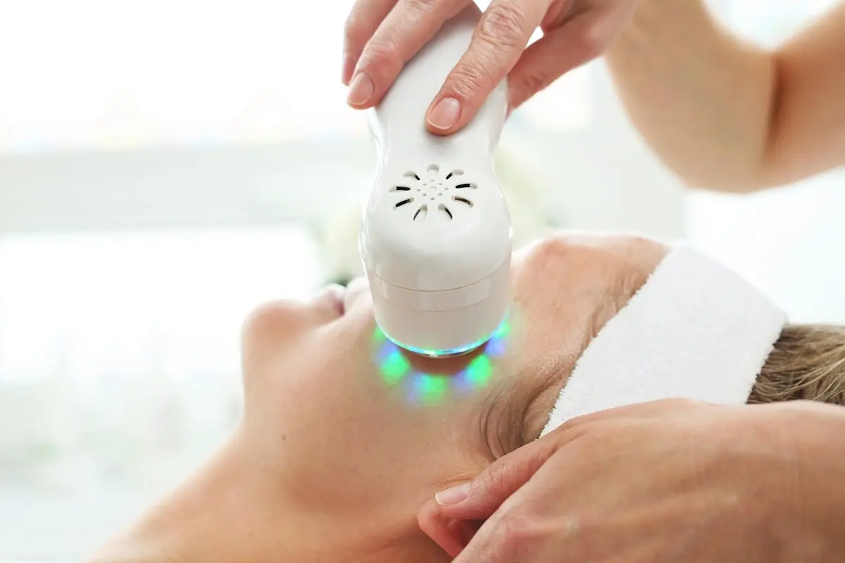 Fototerapia para la alergia al agua.