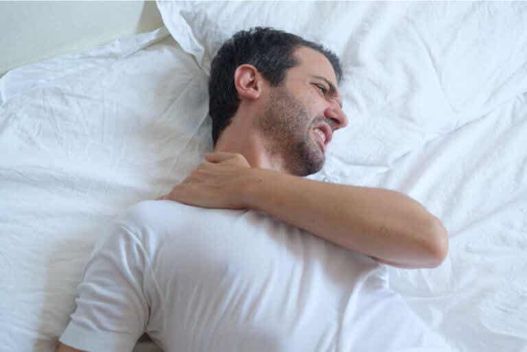 Consejos para dormir con una tendinitis en el hombro