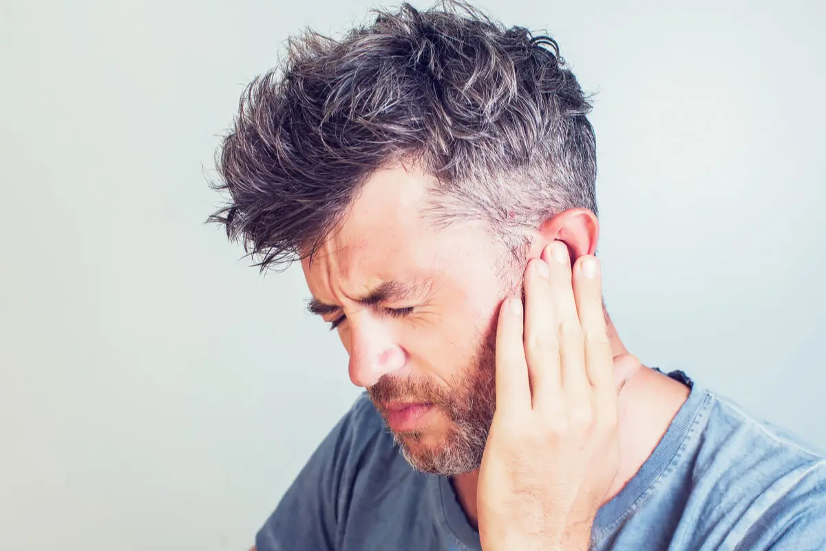 Oído con dolor como causa de vértigo.