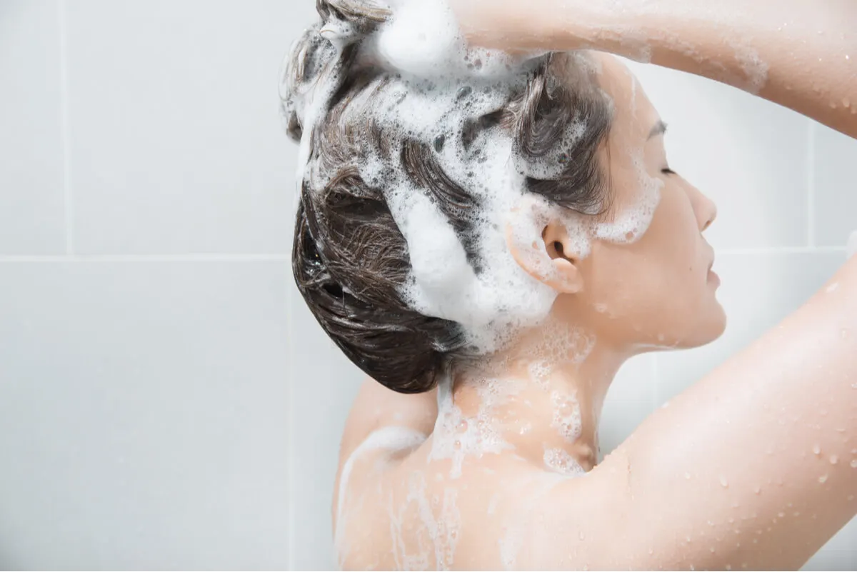 Champú para cuidar el cabello.