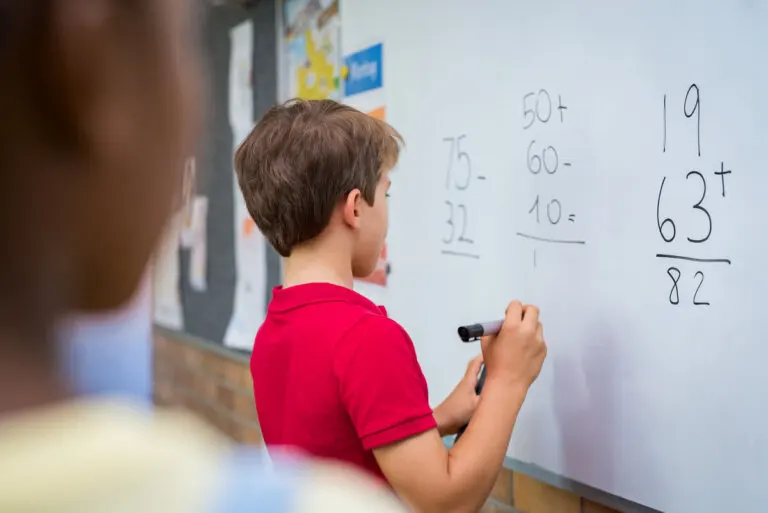 ¿Debemos educar de modo diferente a los niños y las niñas?
