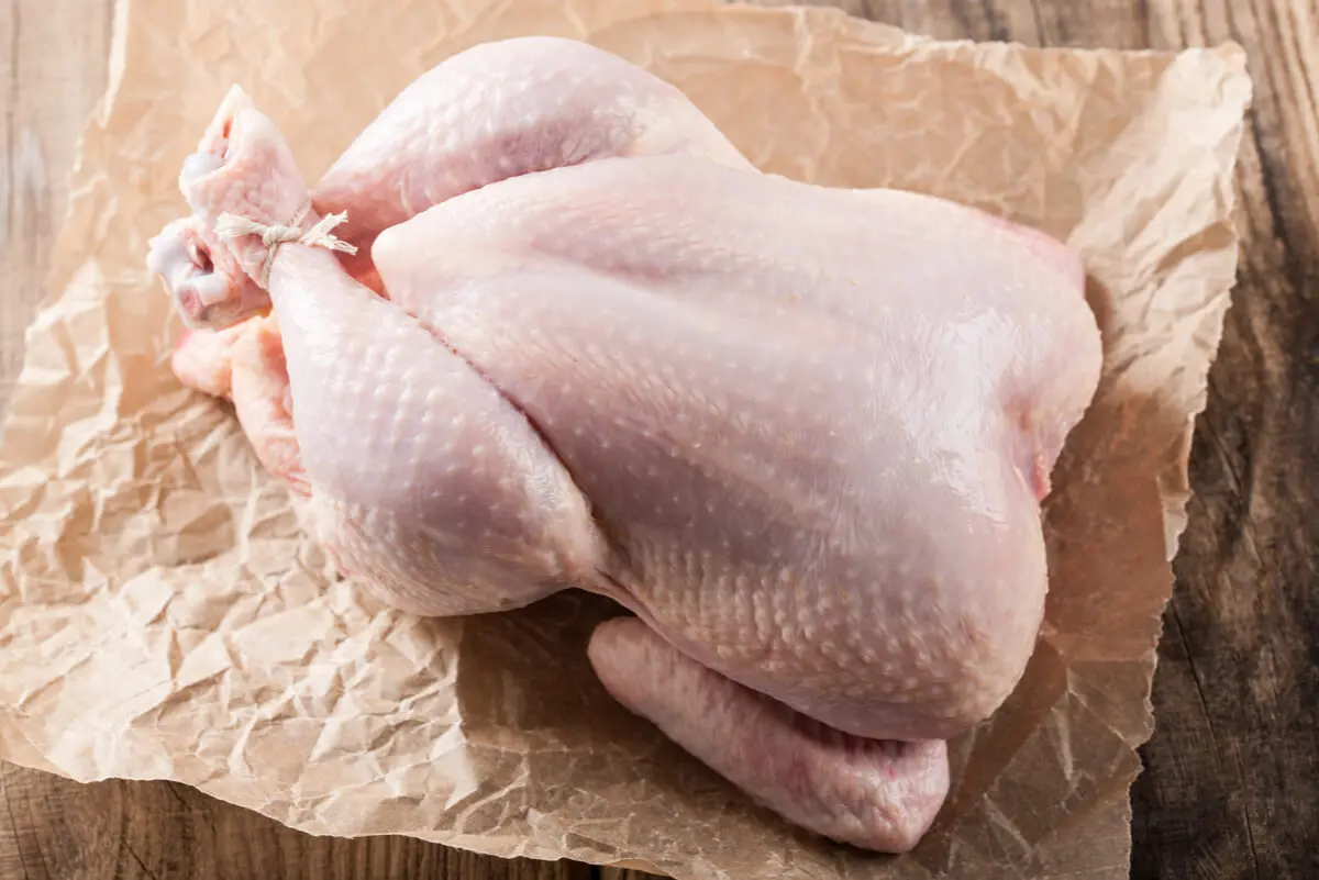 Pollo comprado en la casa.