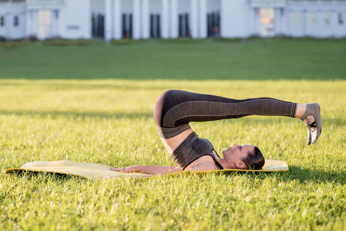 Rolling back en pilates