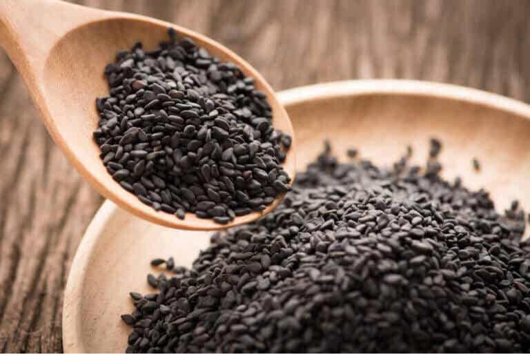 5 beneficios de las semillas de sésamo negro