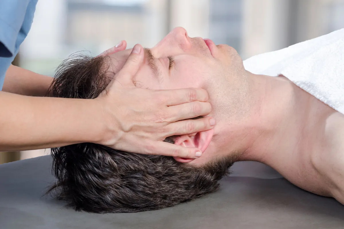 Fisioterapia para mandíbula desencajada.