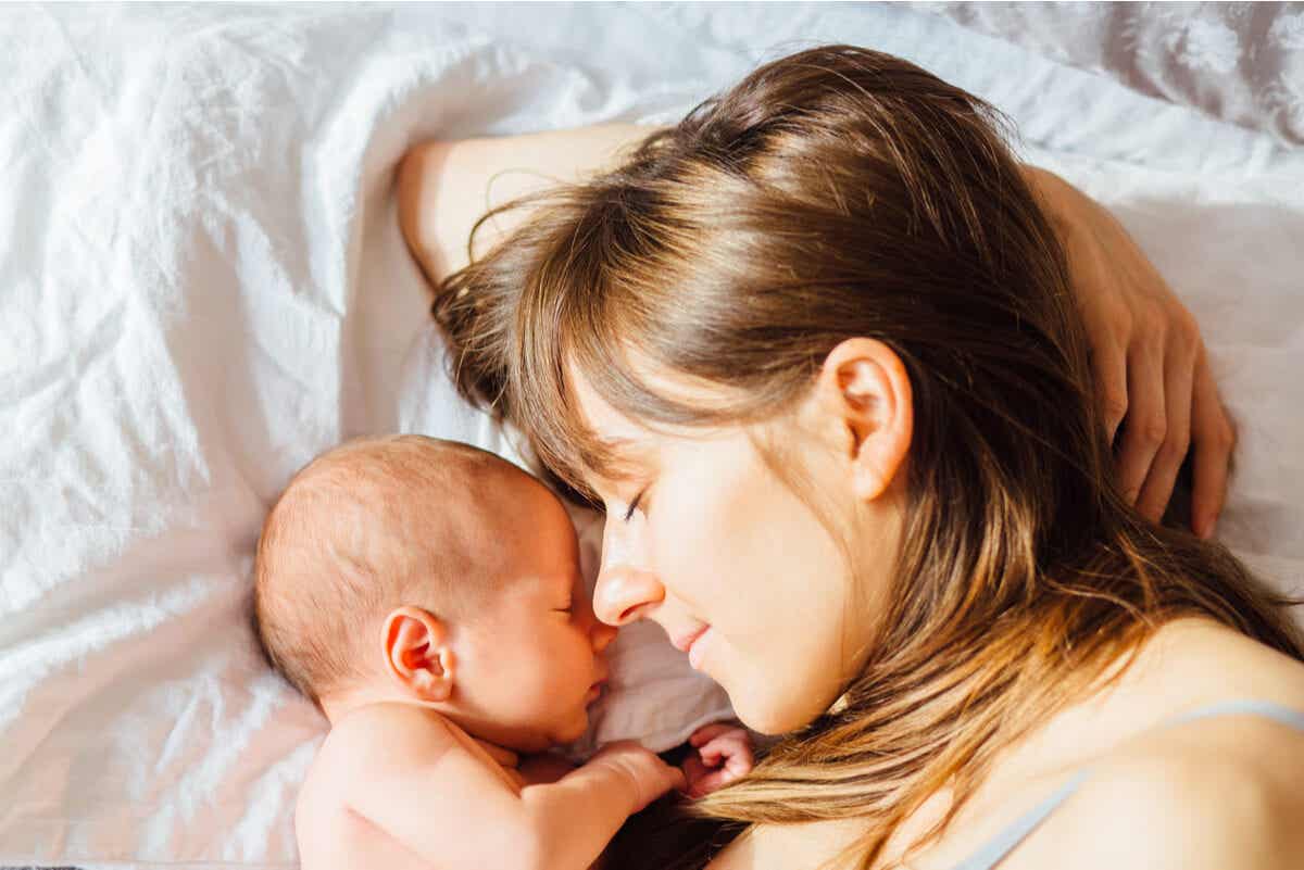 Gesichtserkennung - Mutter mit ihrem Baby