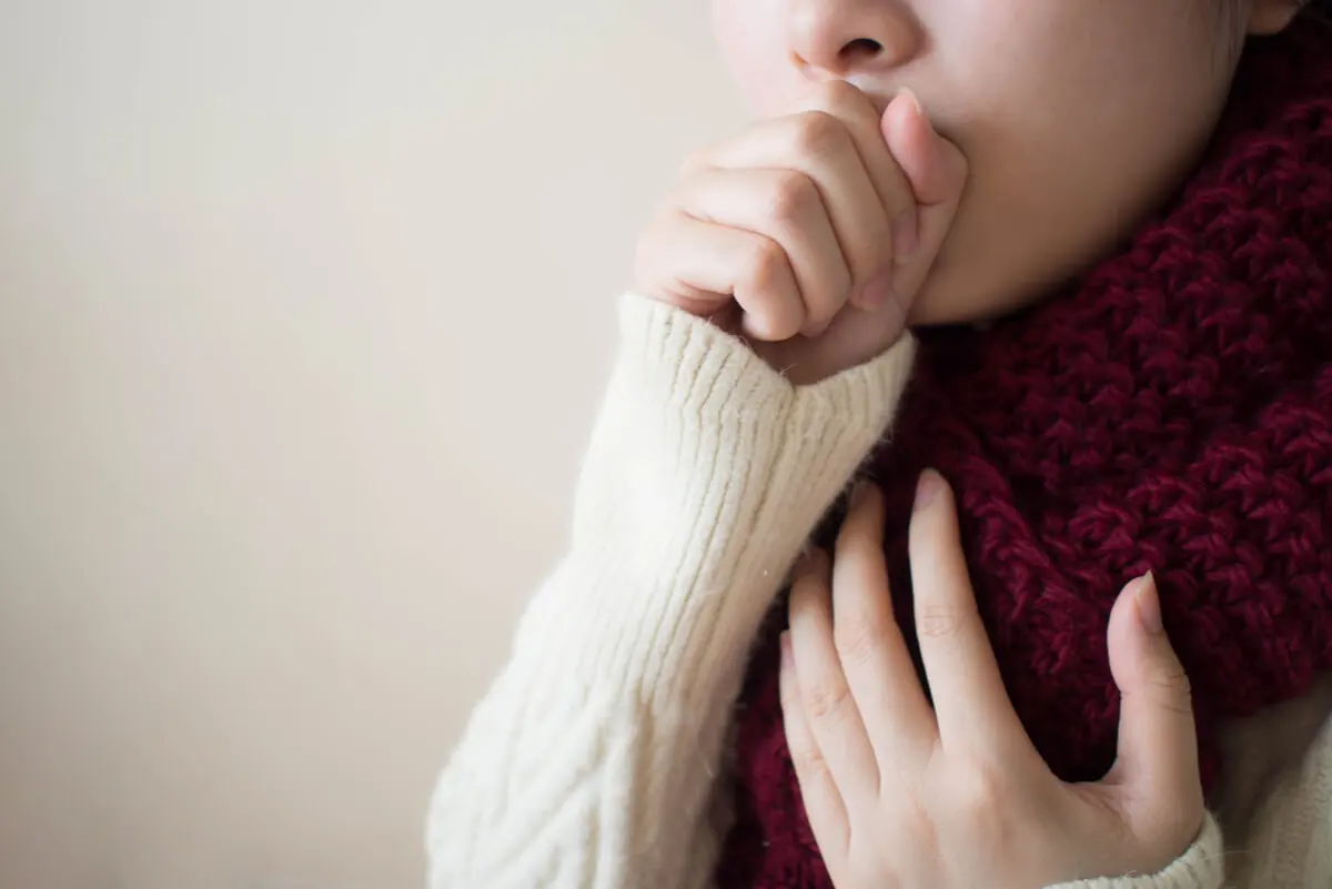 Mujer con enfermedad respiratoria