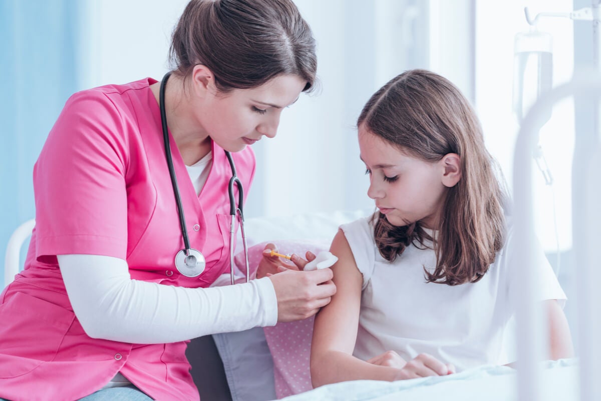 Impfstoffe - Kind erhält eine Impfung