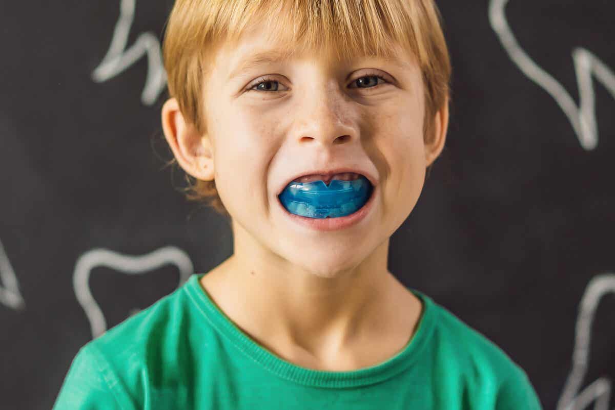 Bruxismo en niños: ¿cómo actuar si tus hijos rechinan los dientes?