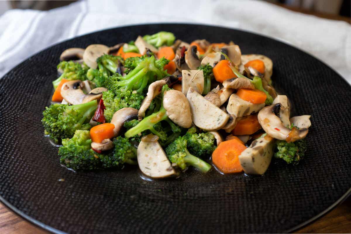 Gastronomía con brócolis.