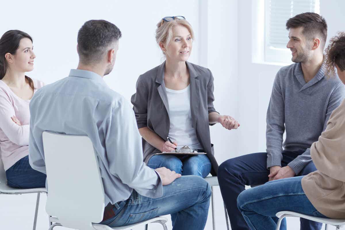 Terapia grupal para las adicciones.
