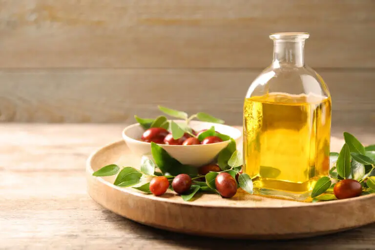 ¿El aceite de jojoba ayuda al tratamiento del acné?