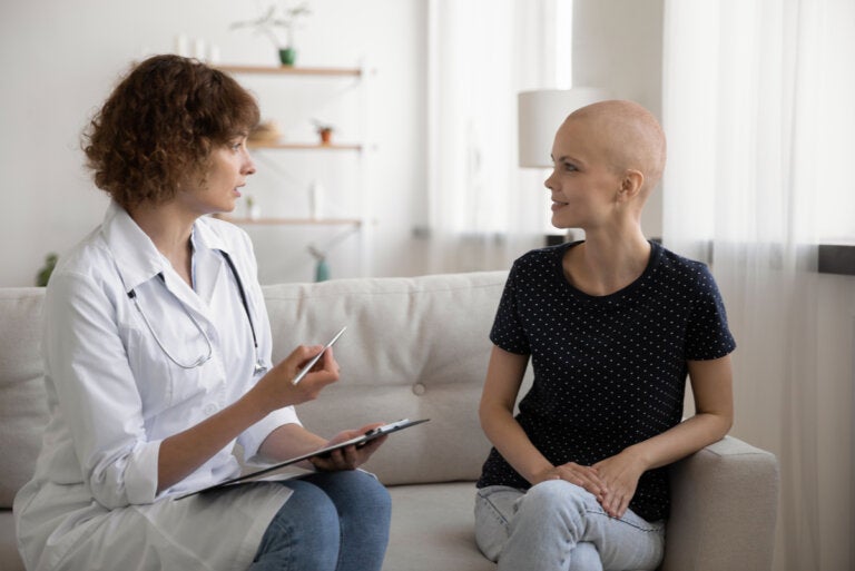 Cómo hablar a una persona con cáncer