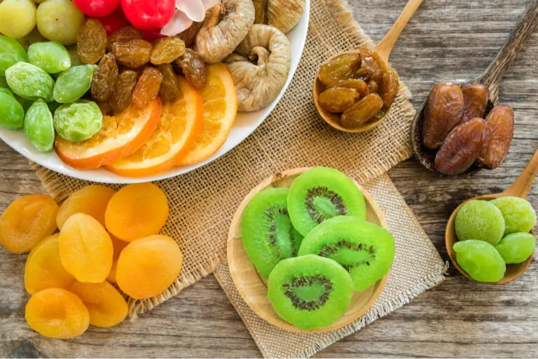 Diferencias entre comer fruta deshidratada y fruta fresca