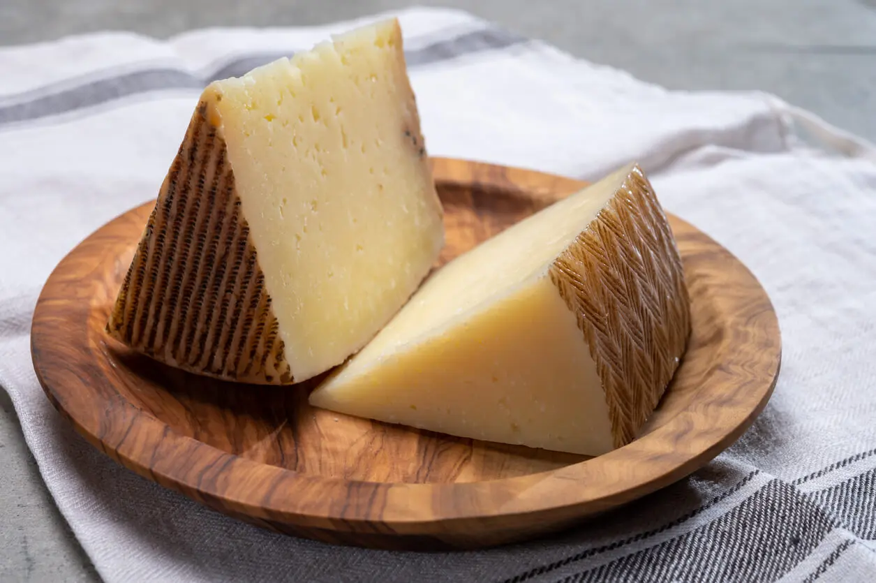 Queso curado.