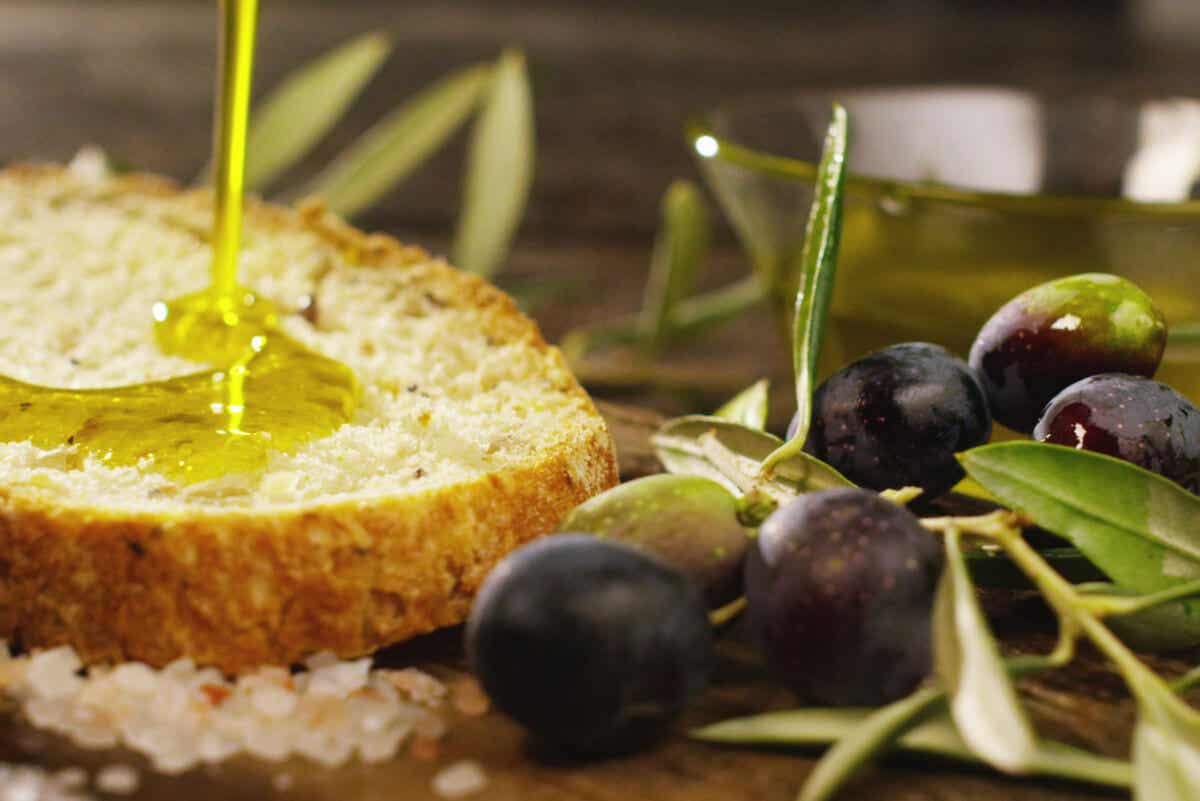 Aceite de oliva para el pan de cristal.
