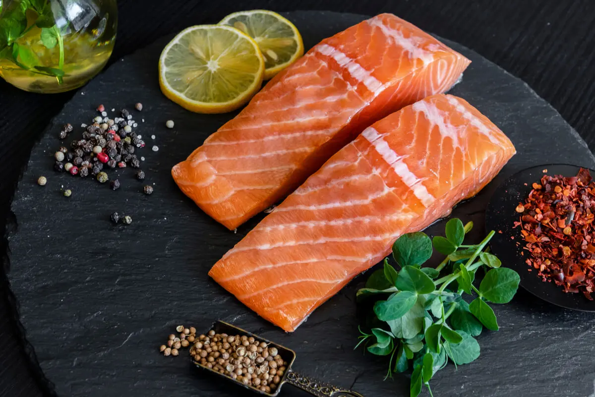 Salmón cocinado.