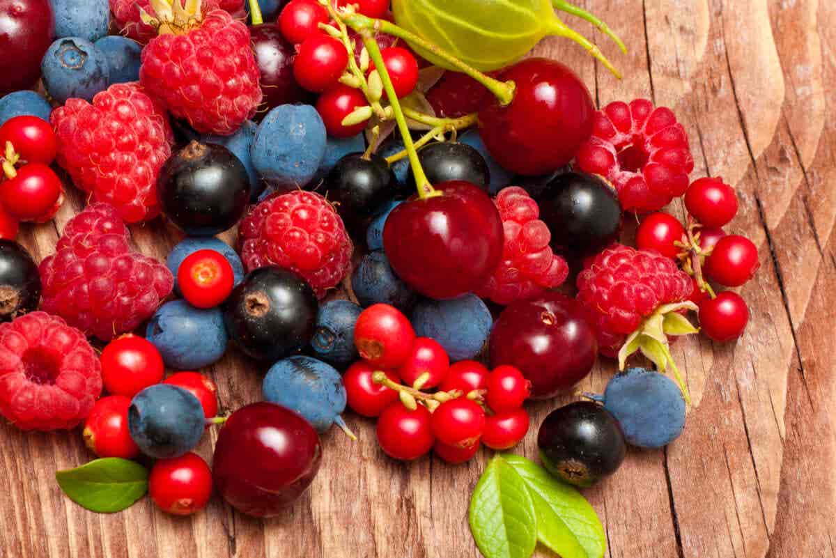 Frutos rojos con antioxidantes.