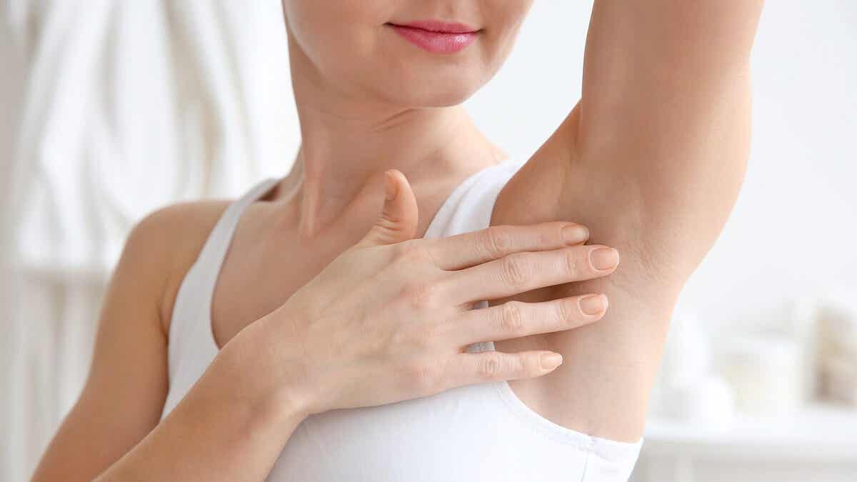 ¿Por qué nos crece vello en las axilas? Mejor con Salud