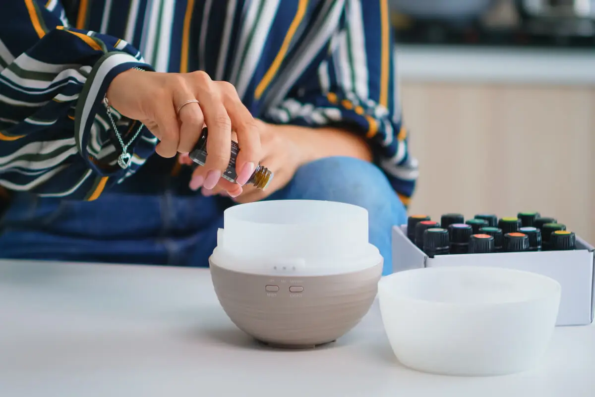 Preparación de aromaterapia para los dolores menstruales.