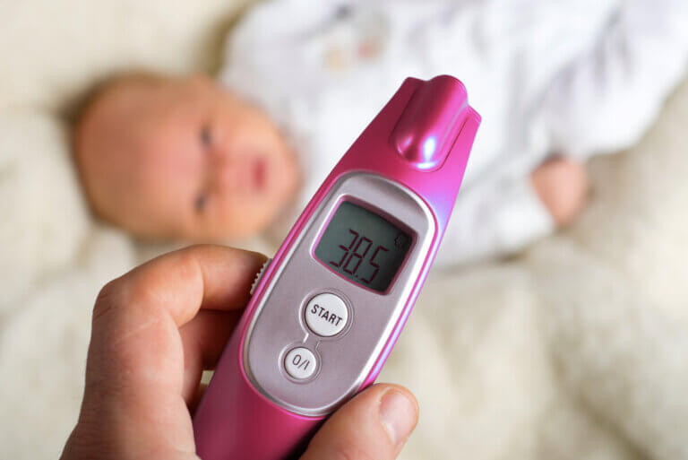 5 trucos caseros para bajarle la fiebre al bebé