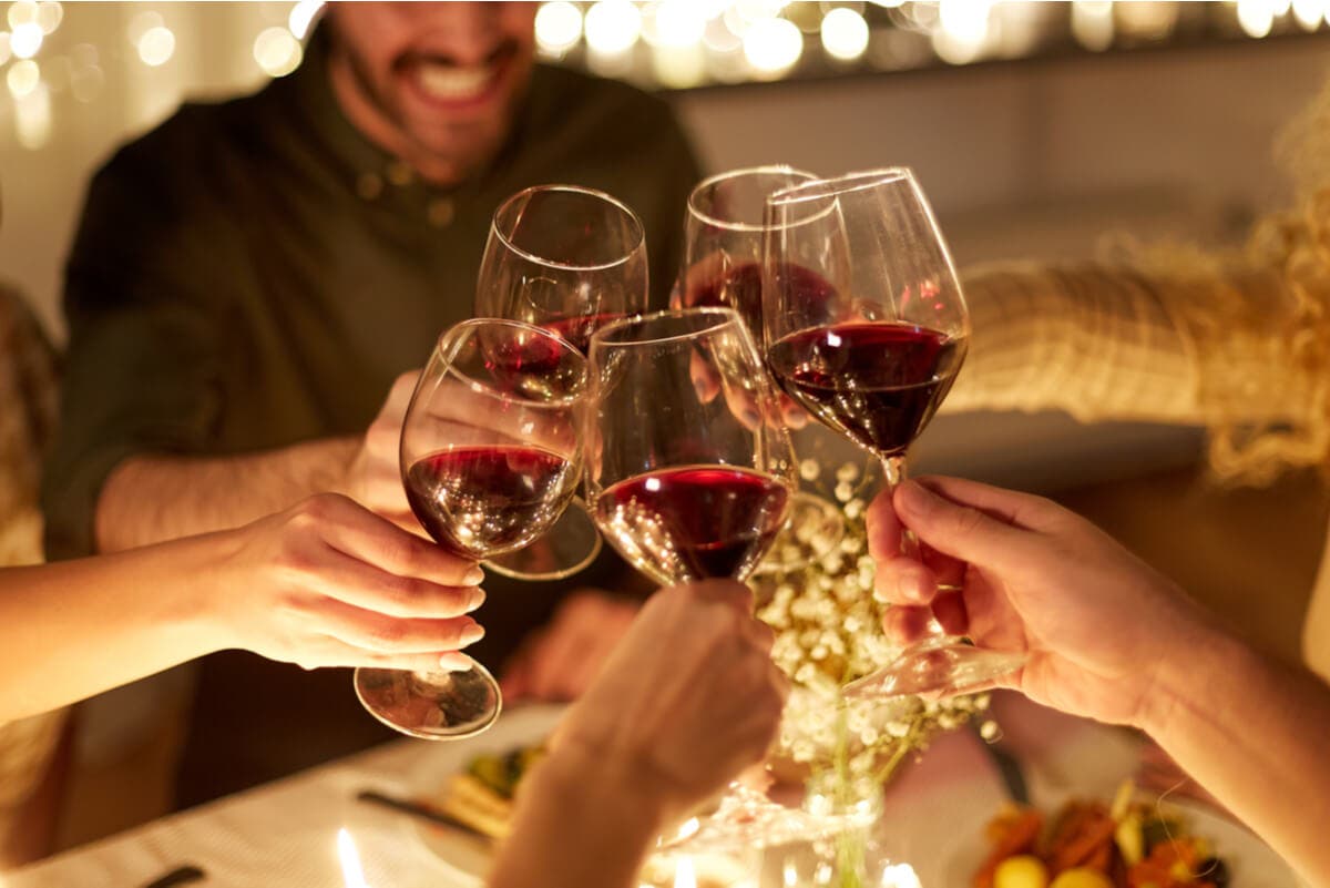 Dîner de Noël avec de la dinde.