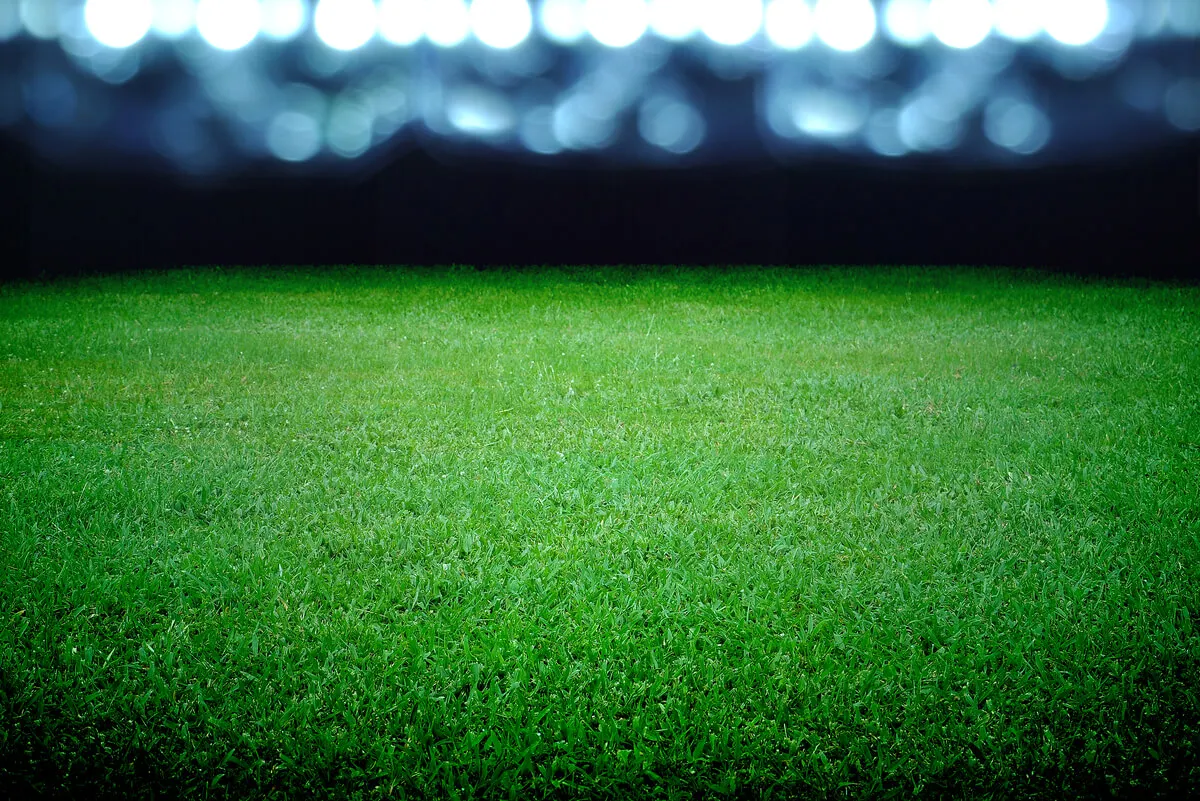 Césped artificial en una cancha.