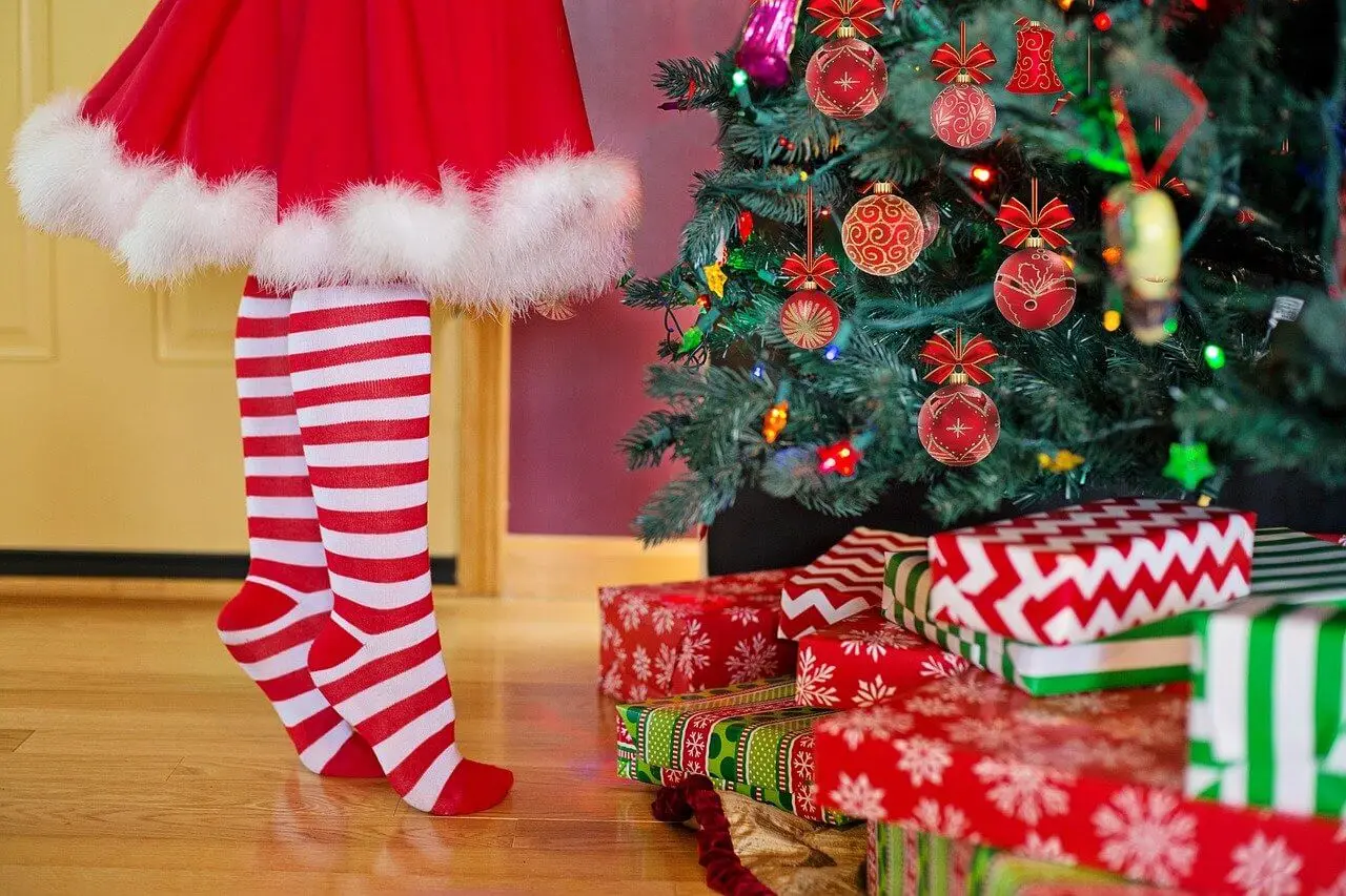 Decorare la casa per Natale.