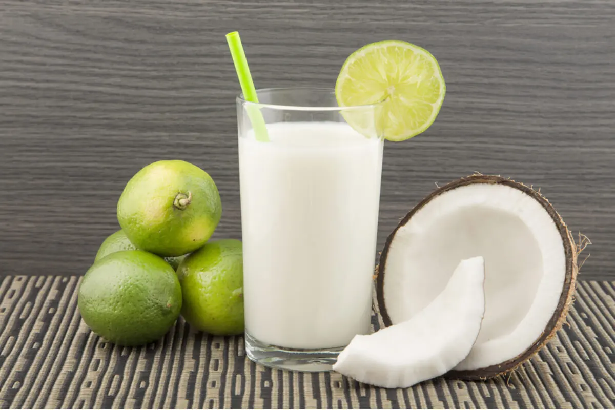 Refrescante receta de limonada de coco