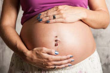 Piercing en el ombligo y embarazo: lo que debo saber