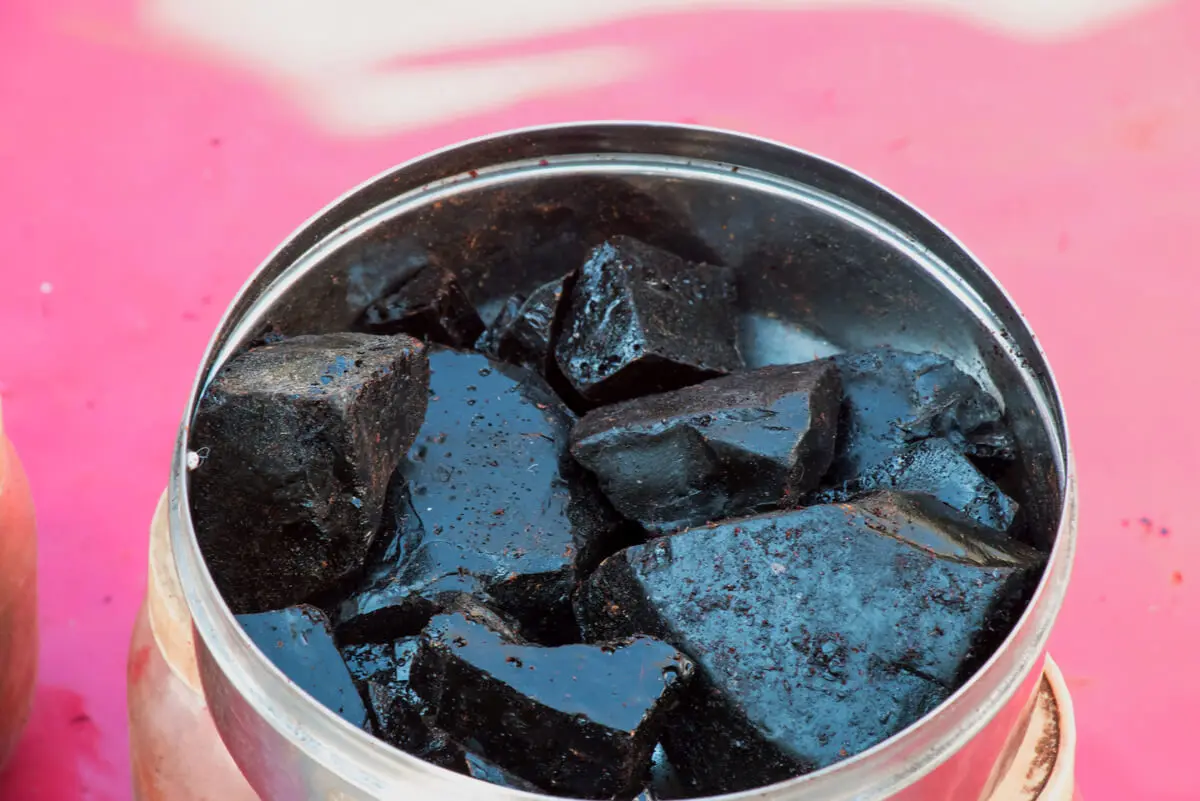 ¿Qué es el shilajit y para qué se utiliza?