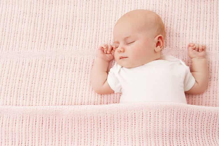 ¿Qué es el síndrome de la cabeza plana en bebés y por qué ocurre?