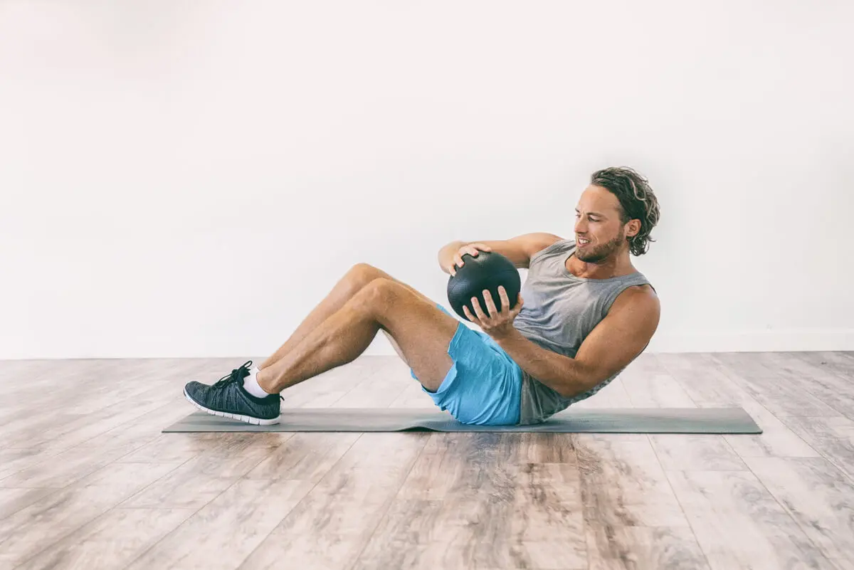 Abdominales con slam ball.