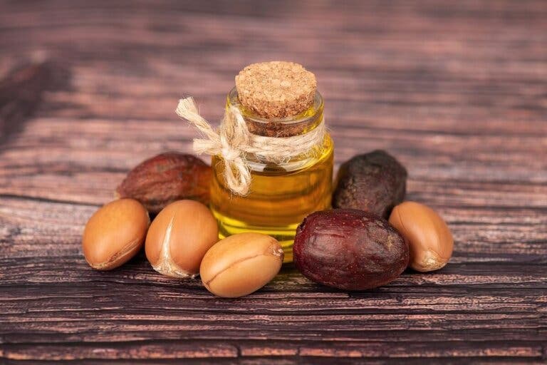9 usos del aceite de argán para embellecer tu piel